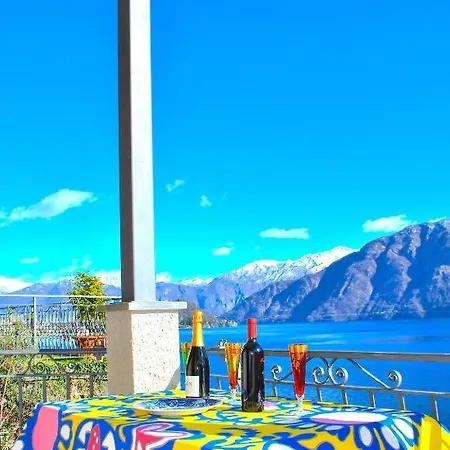 Apartment The Flamingo - With View Sala Comacina