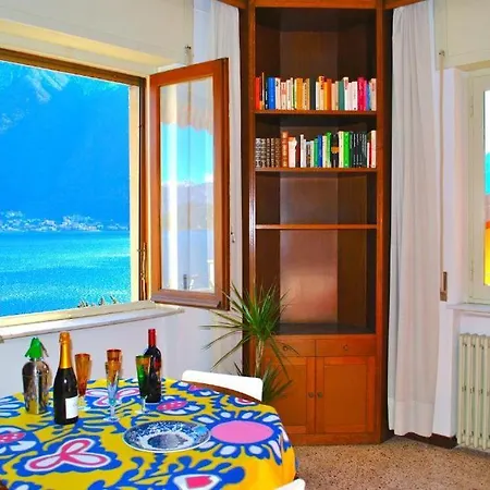 The Flamingo - With View *